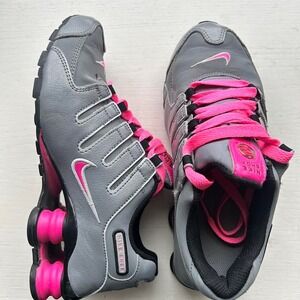 Nike shox girls size 4 grey/hot pink